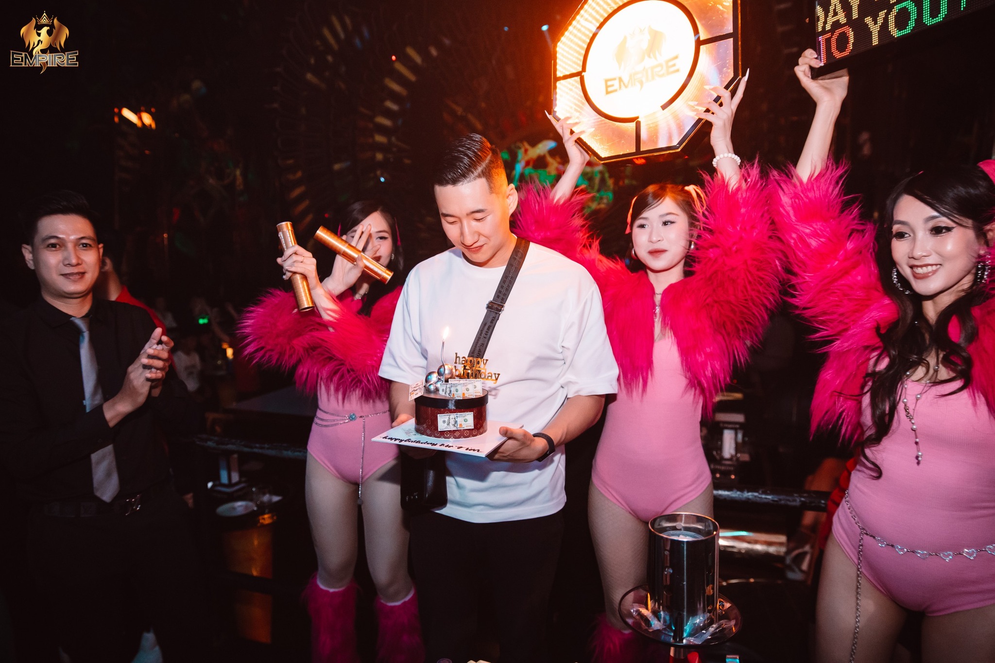CHÚC MỪNG SINH NHẬT CHO NHỮNG VỊ KHÁCH "VIP" TẠI EMPIRE CLUB