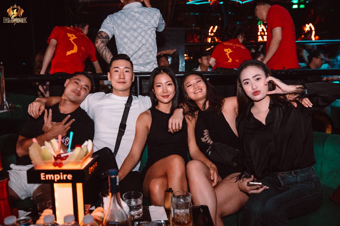 EMPIRE CLUB – ĐỈNH CAO TRẢI NGHIỆM ĐÊM DÀNH CHO NGƯỜI BIẾT TẬN HƯỞNG