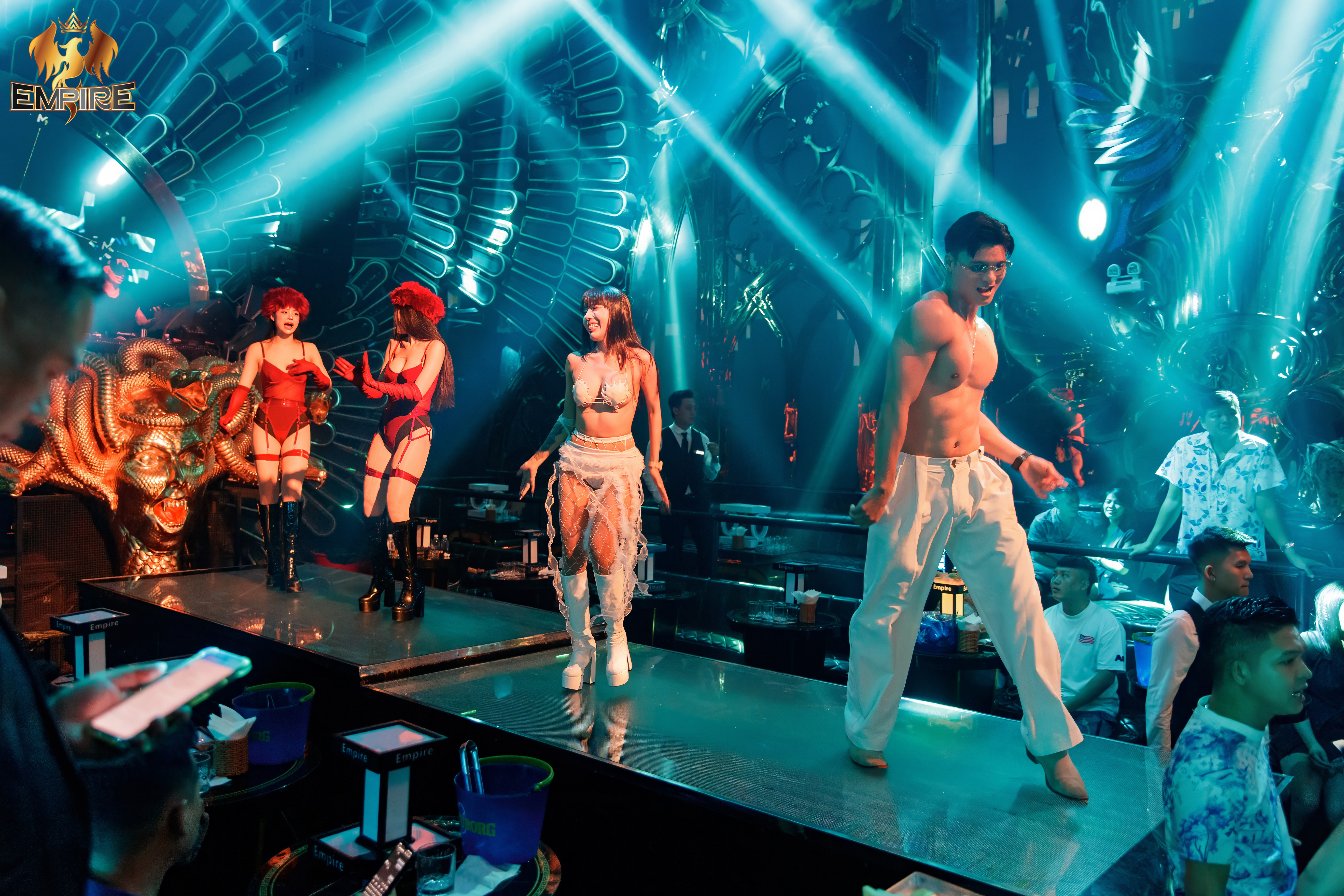 EMPIRE CLUB – BÙNG NỔ PHONG CÁCH VÀ CÁ TÍNH QUA TỪNG ĐIỆU NHẢY