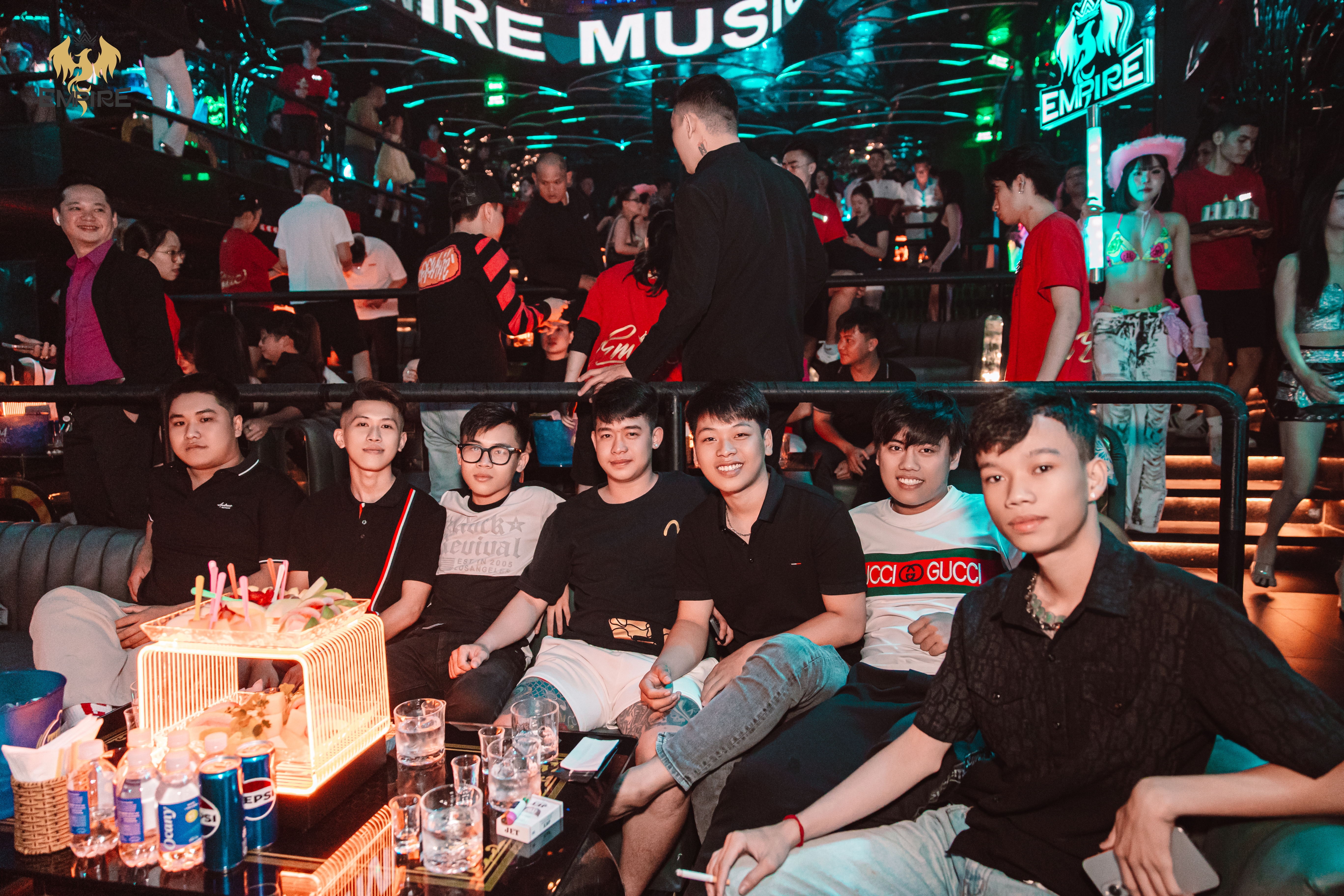 EMPIRE CLUB – NƠI CẢM XÚC DẪN LỐI, ÂM NHẠC GIỮ CHÂN