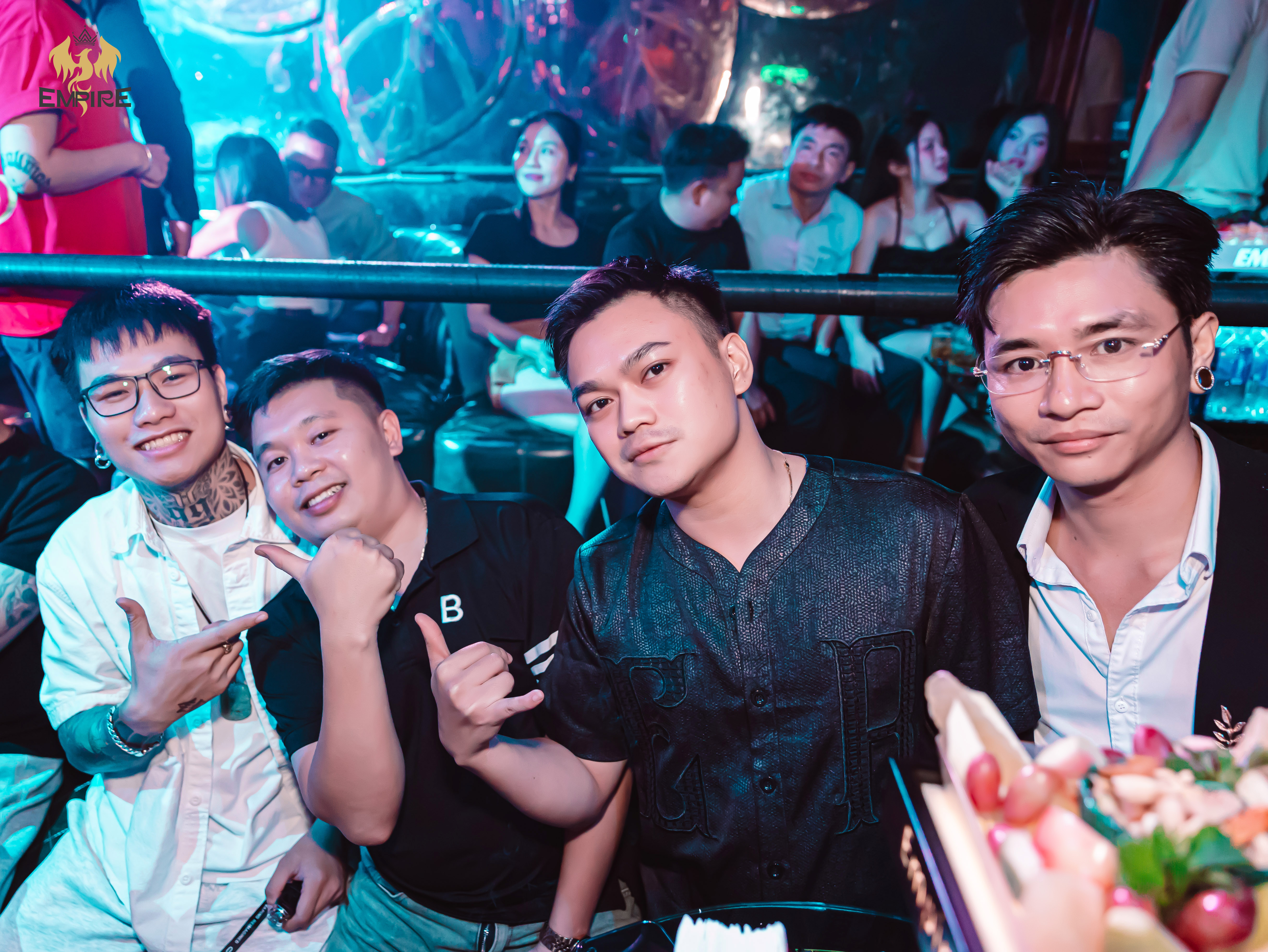 BƯỚC VÀO EMPIRE CLUB, BẠN BƯỚC VÀO MỘT PHIÊN BẢN TÁO BẠO HƠN CỦA CHÍNH MÌNH