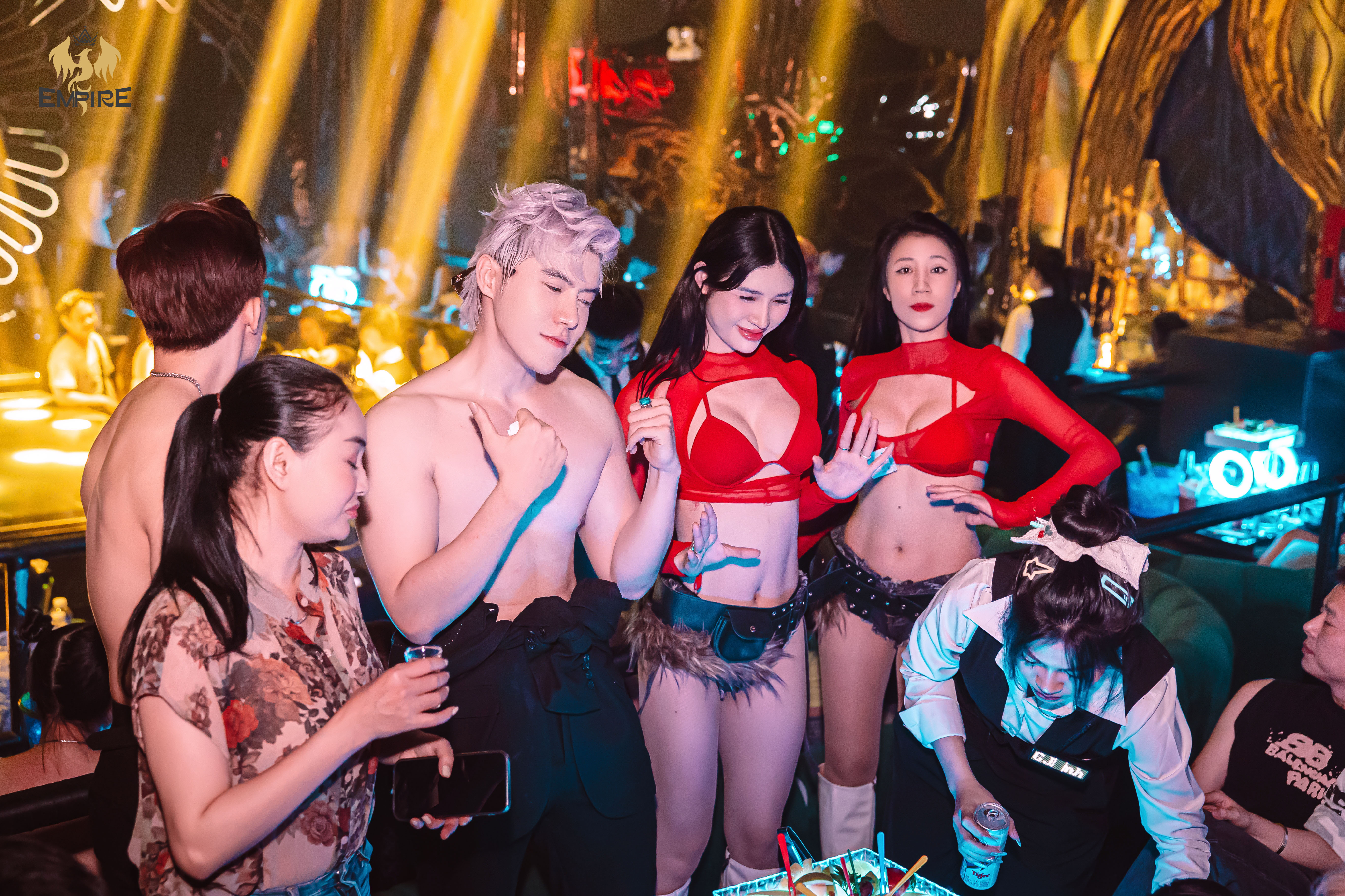 EMPIRE CLUB – HƠI THỞ XA HOA GIỮA LÒNG SÀI GÒN HOA LỆ