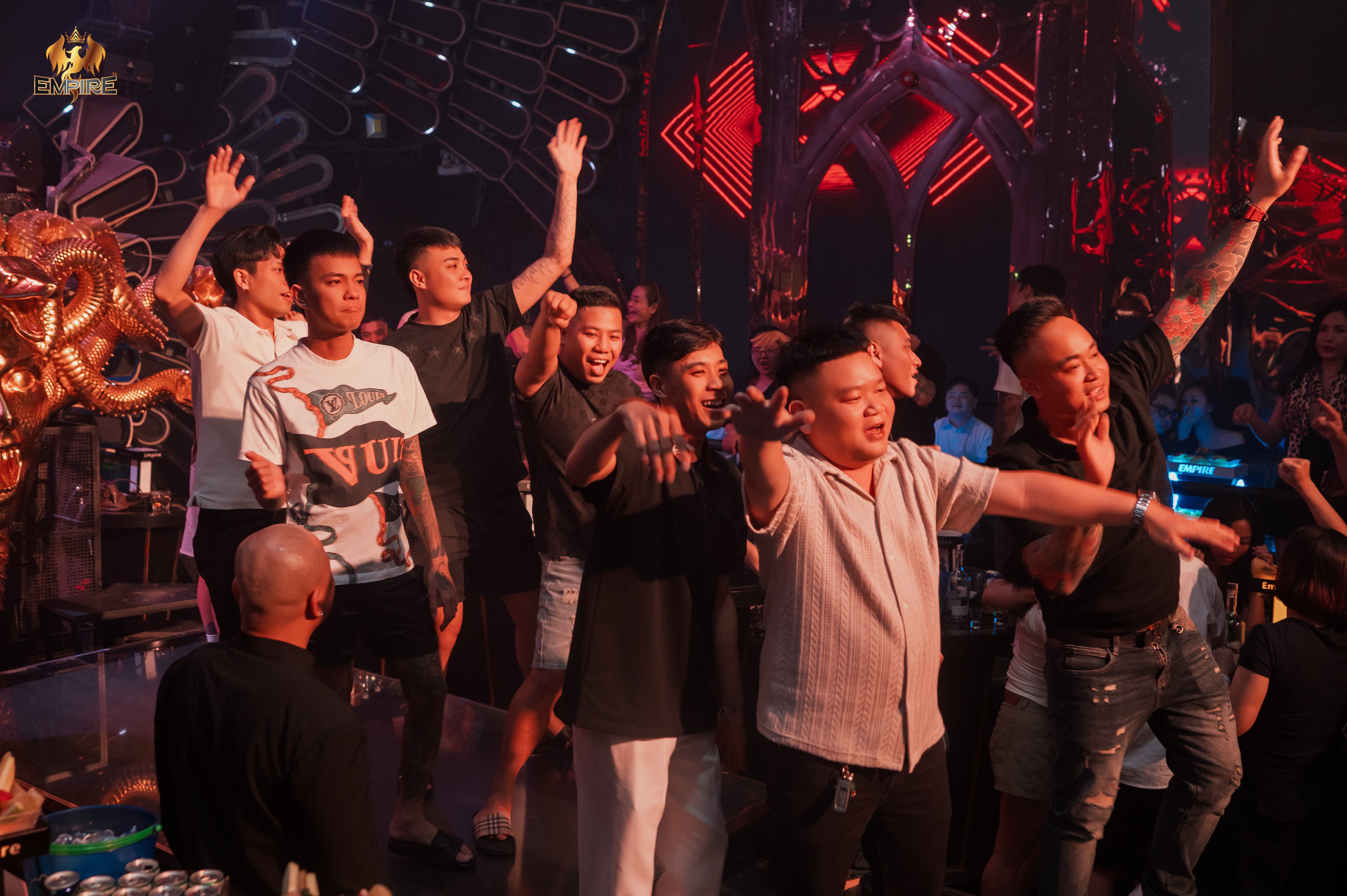 EMPIRE CLUB – NƠI CẢM XÚC ĐƯỢC ĐÁNH THỨC BỞI ÂM NHẠC VÀ CON NGƯỜI