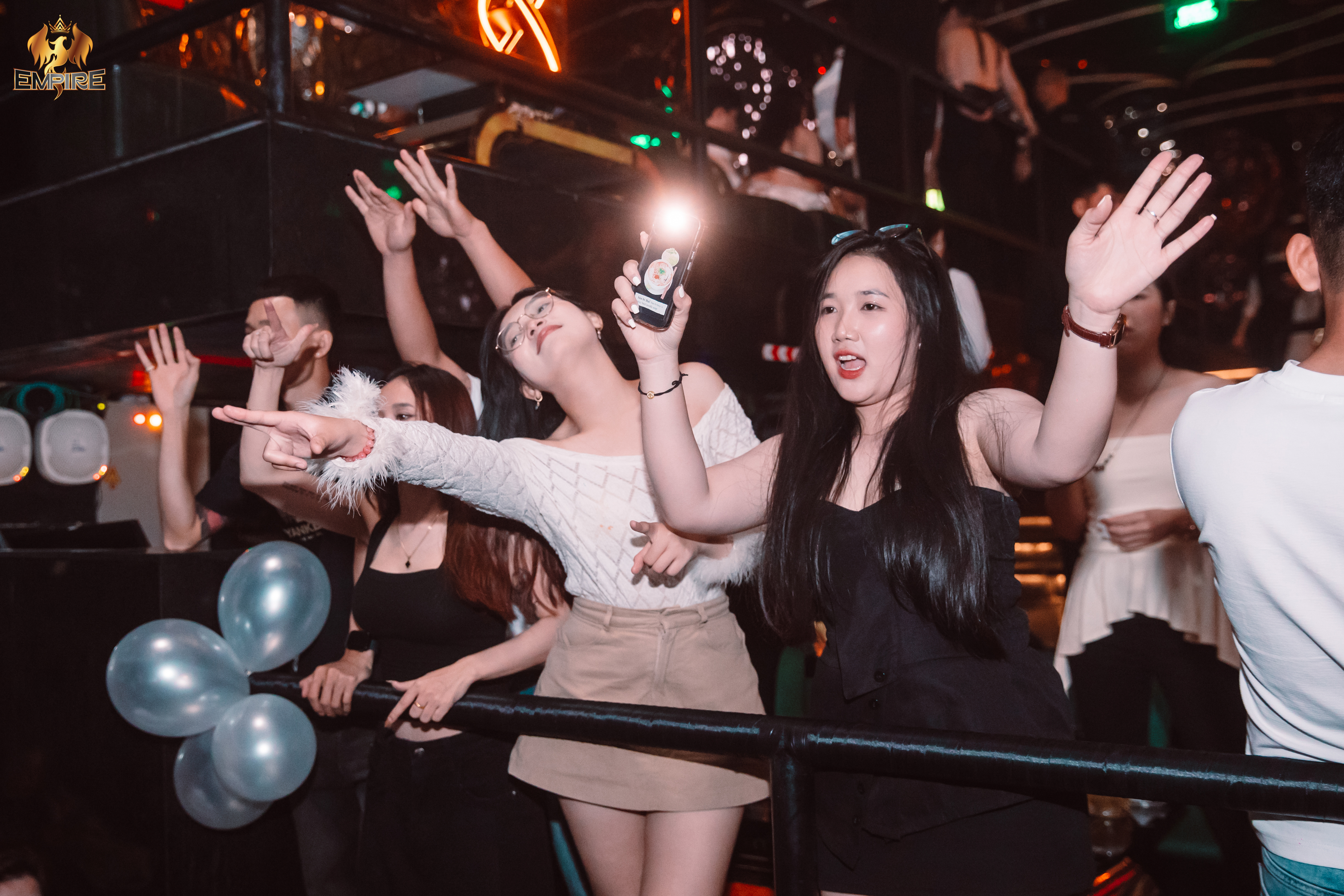 AI BẢO SÀI GÒN CHÁN? EMPIRE SẼ KHIẾN BẠN "SỐNG LẠI" CHỈ TRONG 1 ĐÊM!