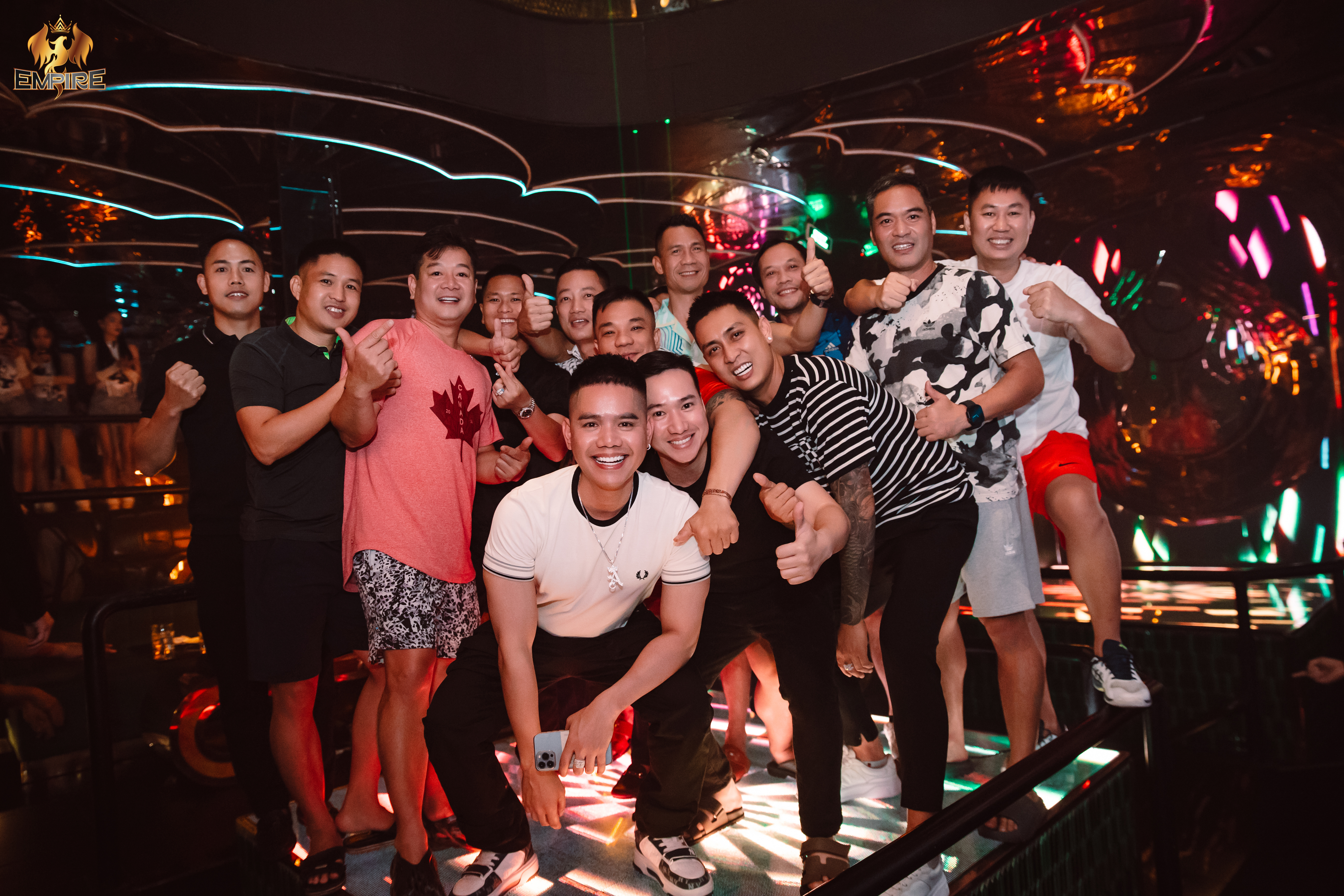 Điều Gì Khiến Empire Club Trở Thành Điểm Đến Hàng Đầu Của Giới Trẻ Tại Sài Gòn?