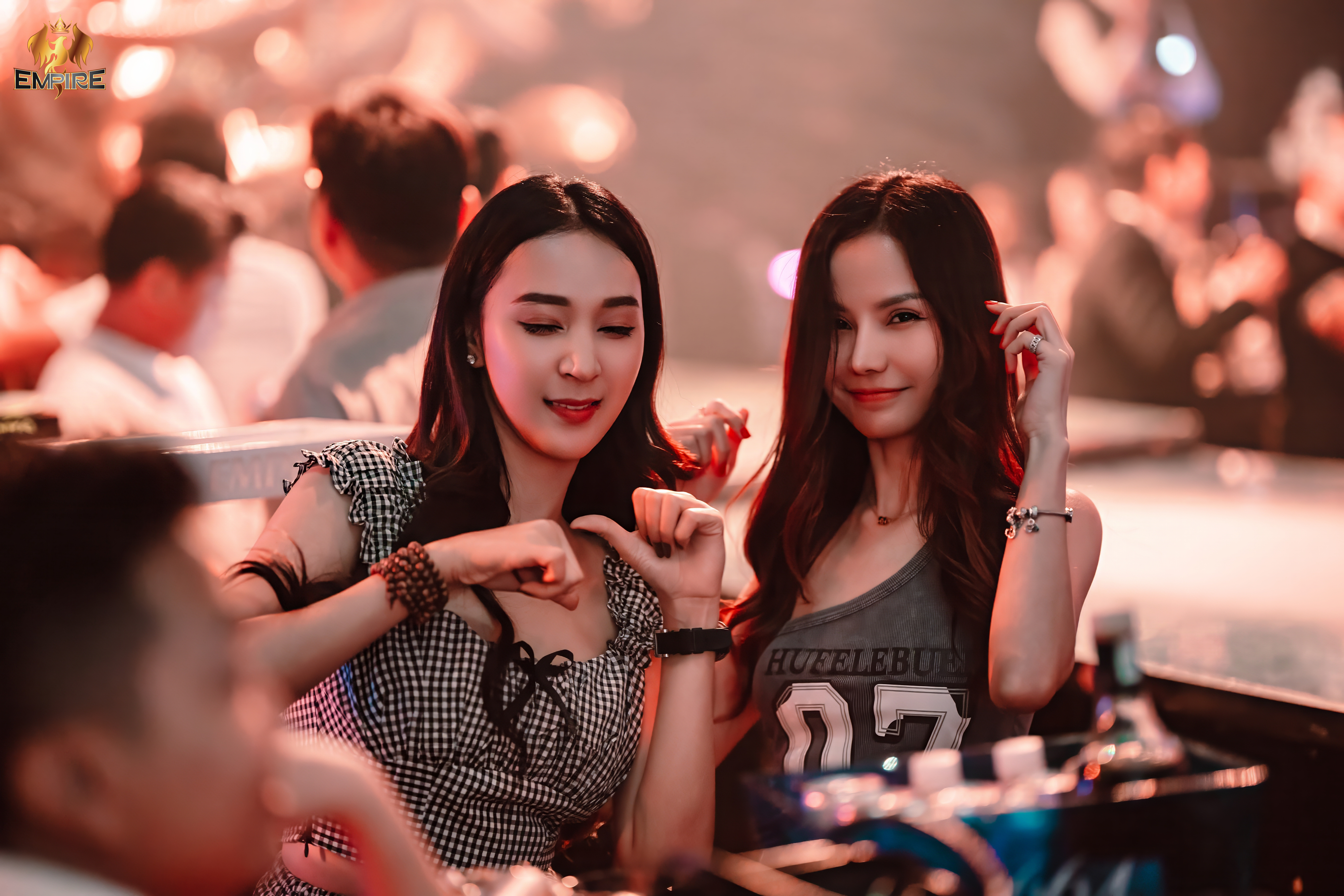 EMPIRE CLUB – NƠI MỖI CÔ GÁI ĐỀU CÓ THỂ TRỞ THÀNH NÀNG THƠ