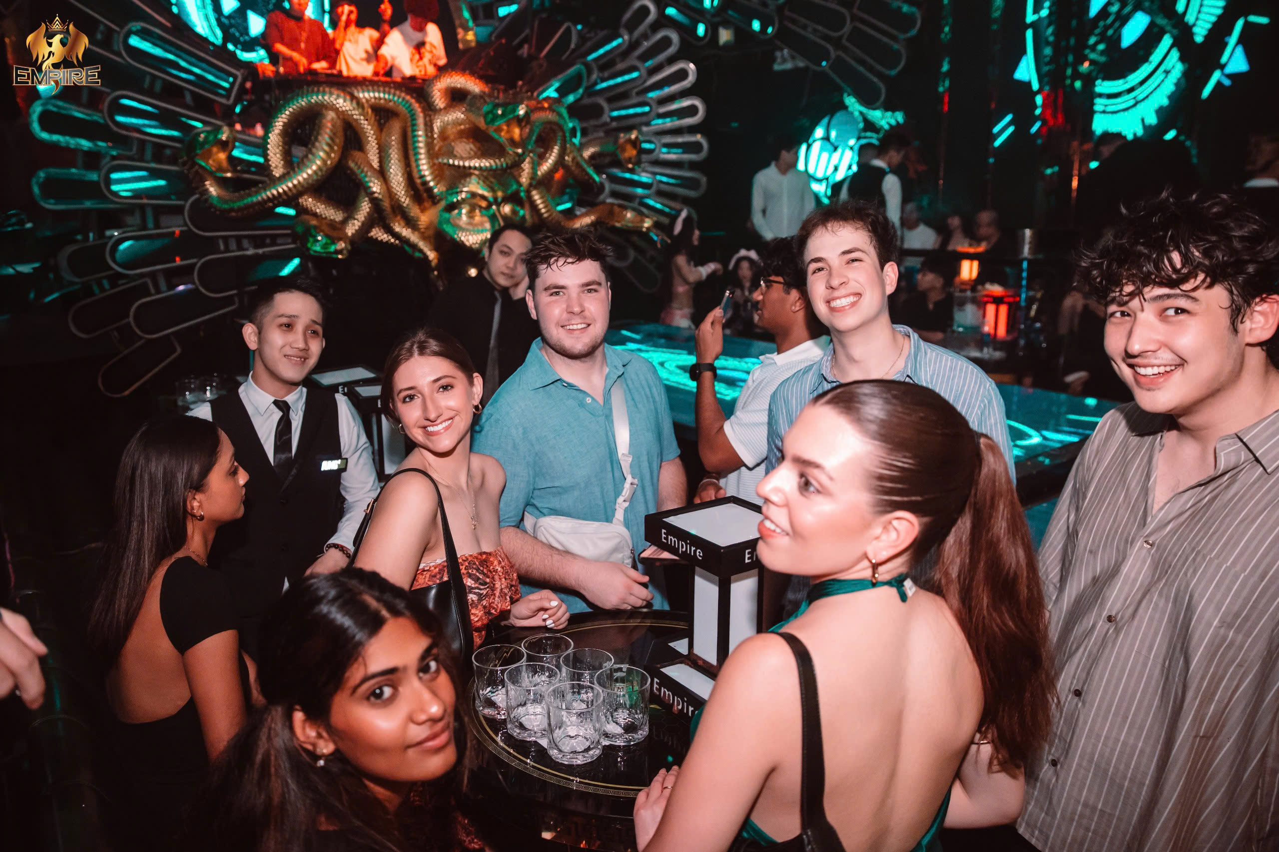 CHÁY HẾT MÌNH – QUẨY HẾT NẤC TẠI EMPIRE CLUB!